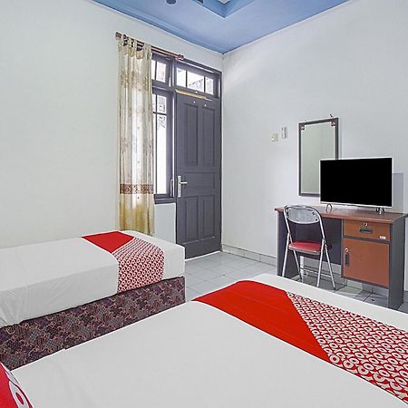 Collection O 90589 Palem Garden Hotel Tulungagung Buitenkant foto