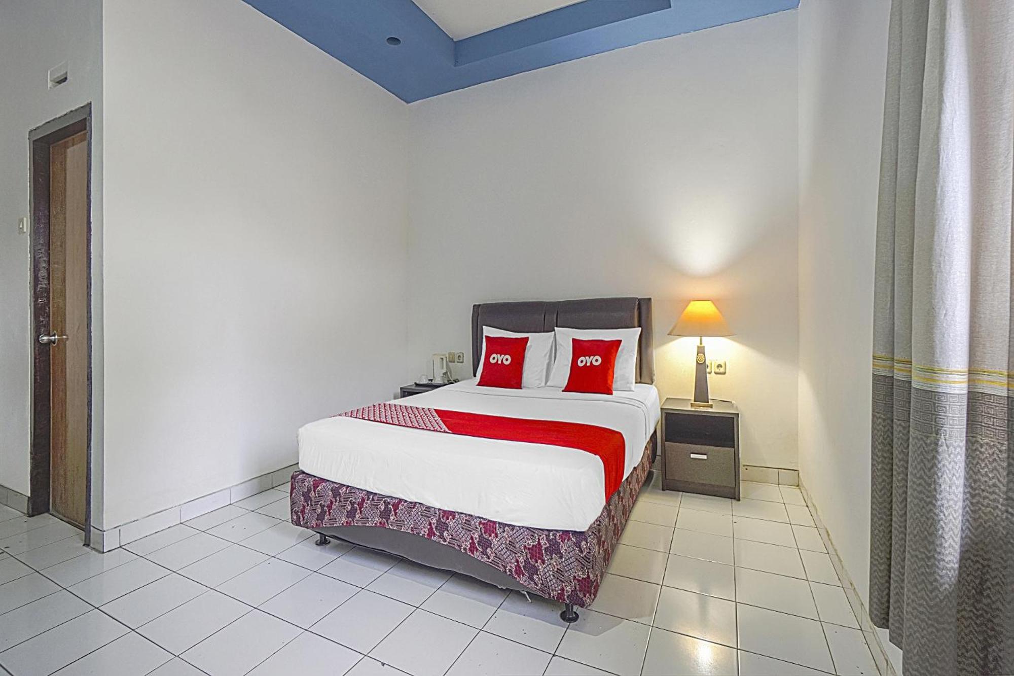 Collection O 90589 Palem Garden Hotel Tulungagung Buitenkant foto