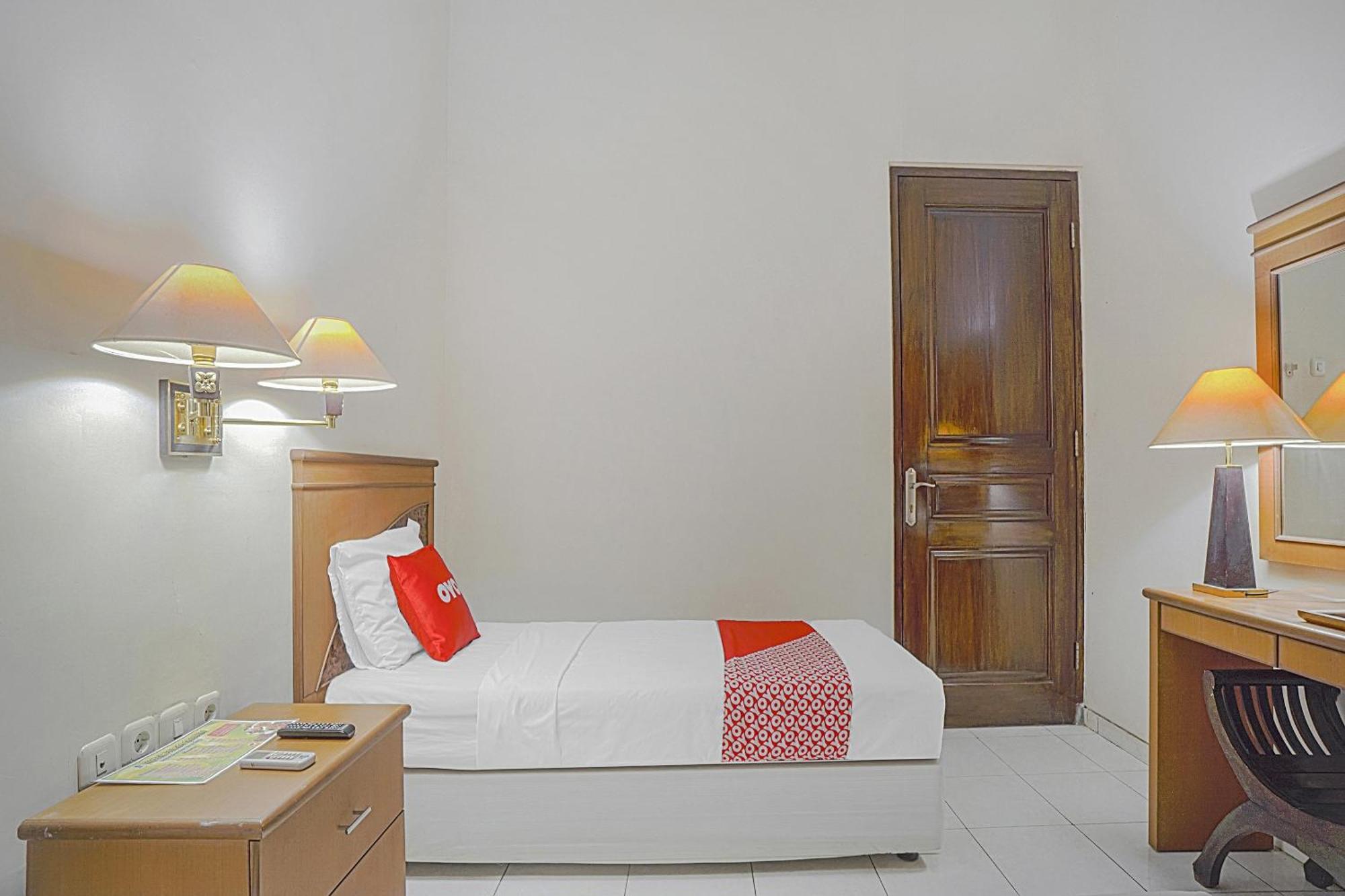 Collection O 90589 Palem Garden Hotel Tulungagung Buitenkant foto