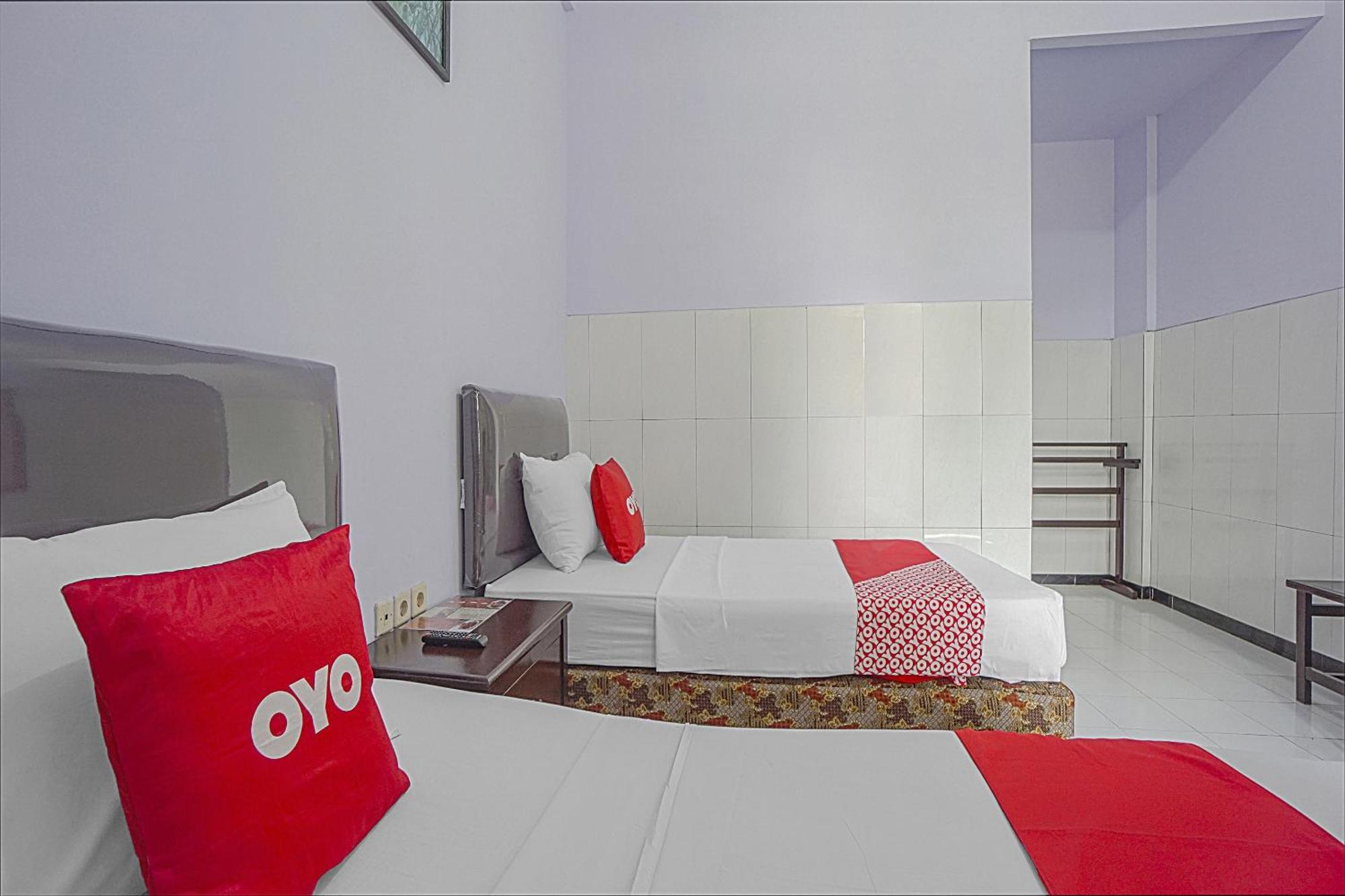 Collection O 90589 Palem Garden Hotel Tulungagung Buitenkant foto