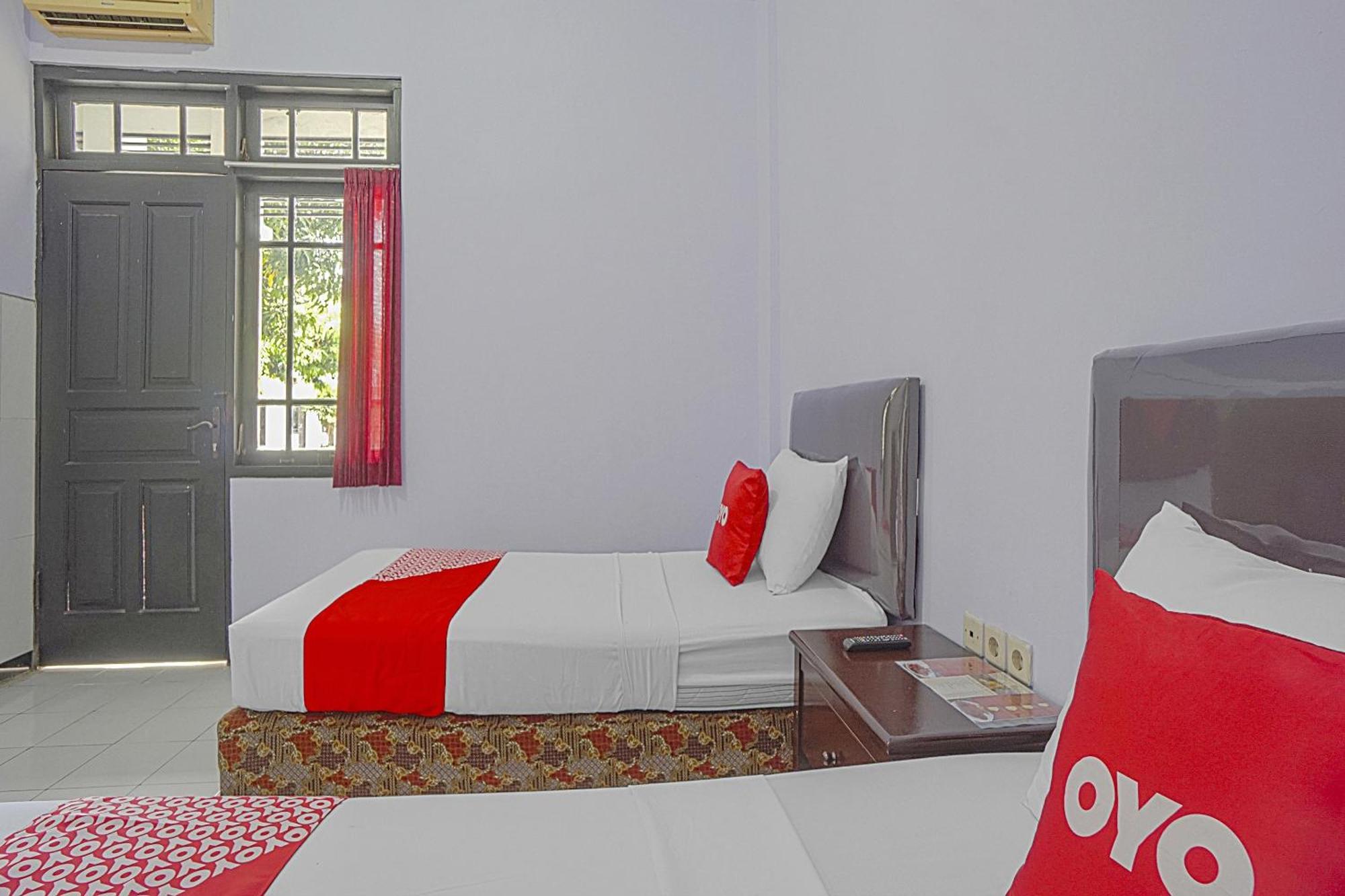 Collection O 90589 Palem Garden Hotel Tulungagung Buitenkant foto
